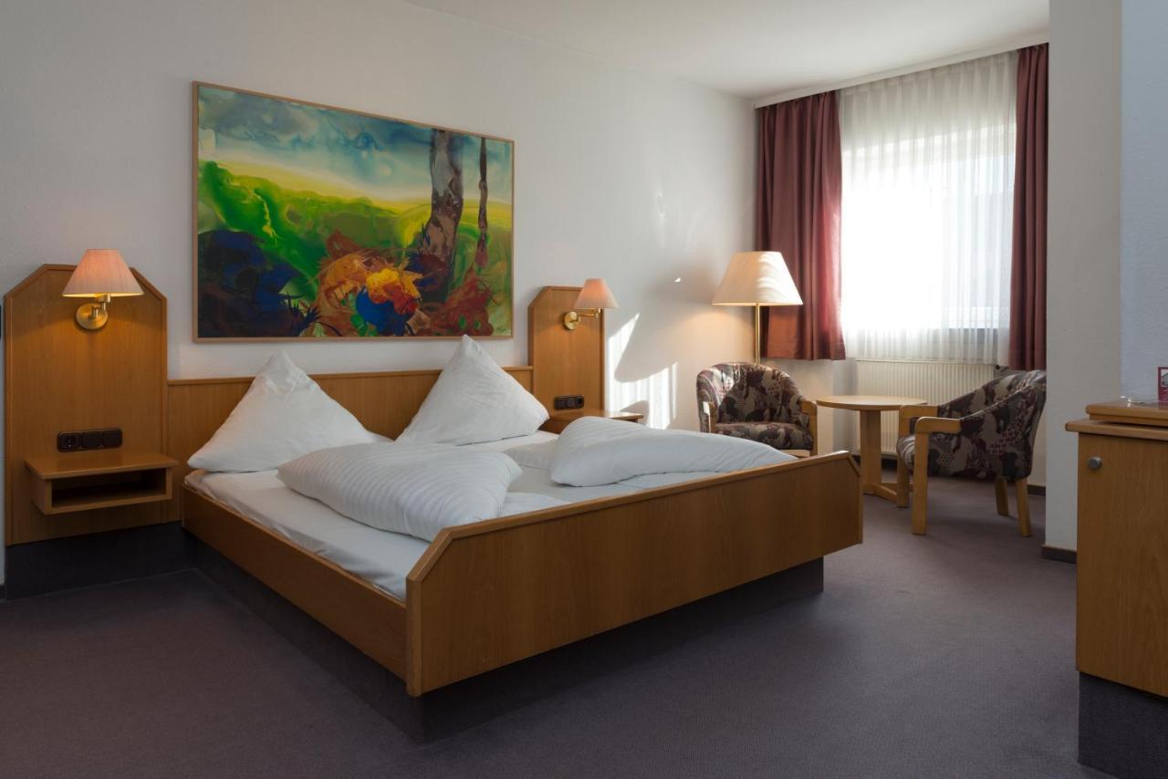 Hotel Gasthof Zum Storch シュリュッセルフェルト エクステリア 写真