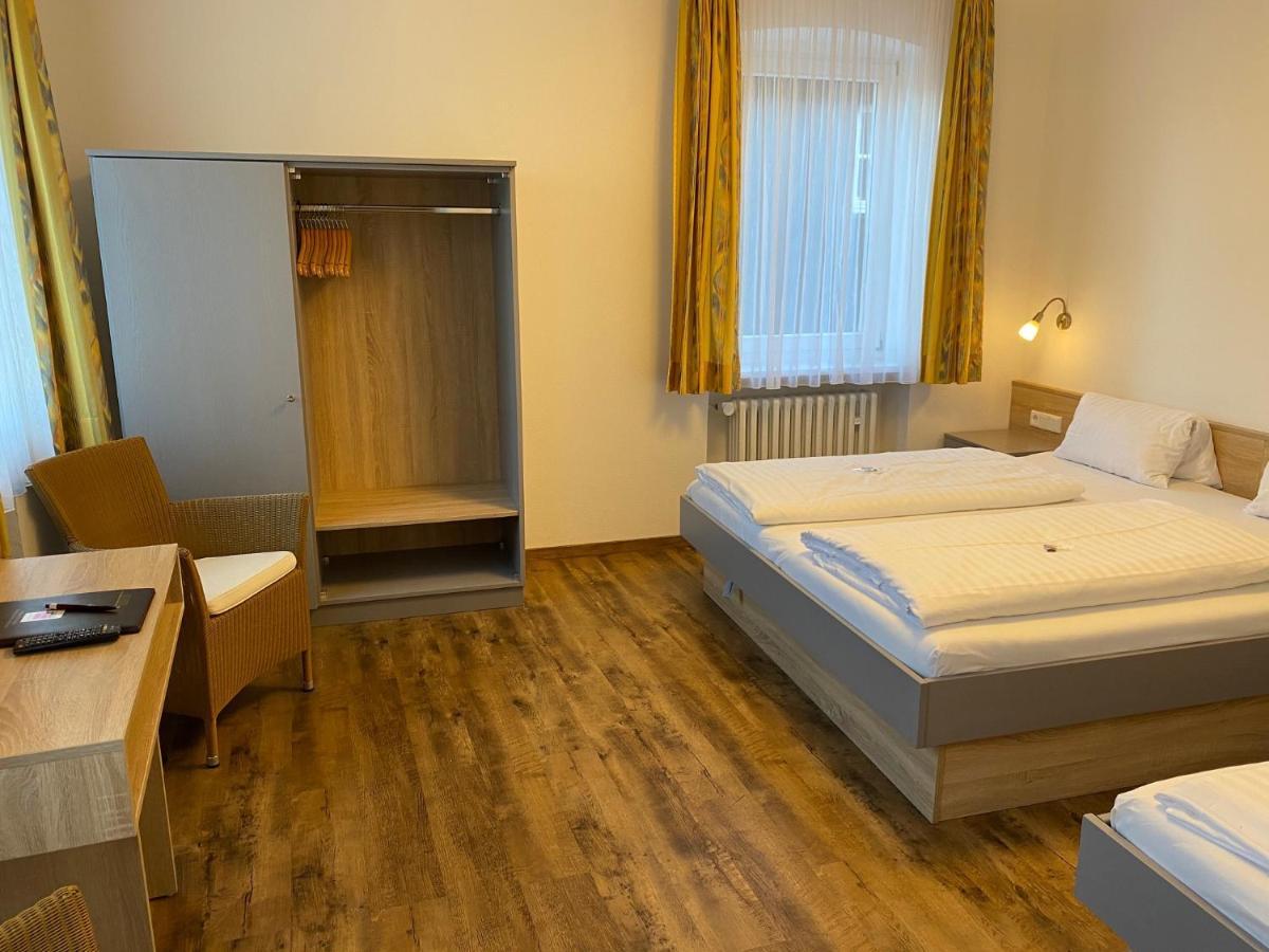Hotel Gasthof Zum Storch シュリュッセルフェルト エクステリア 写真