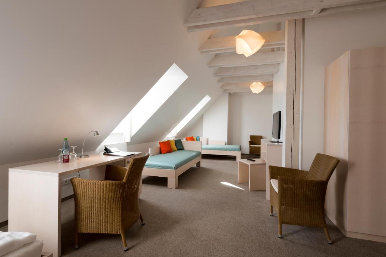 Hotel Gasthof Zum Storch シュリュッセルフェルト エクステリア 写真