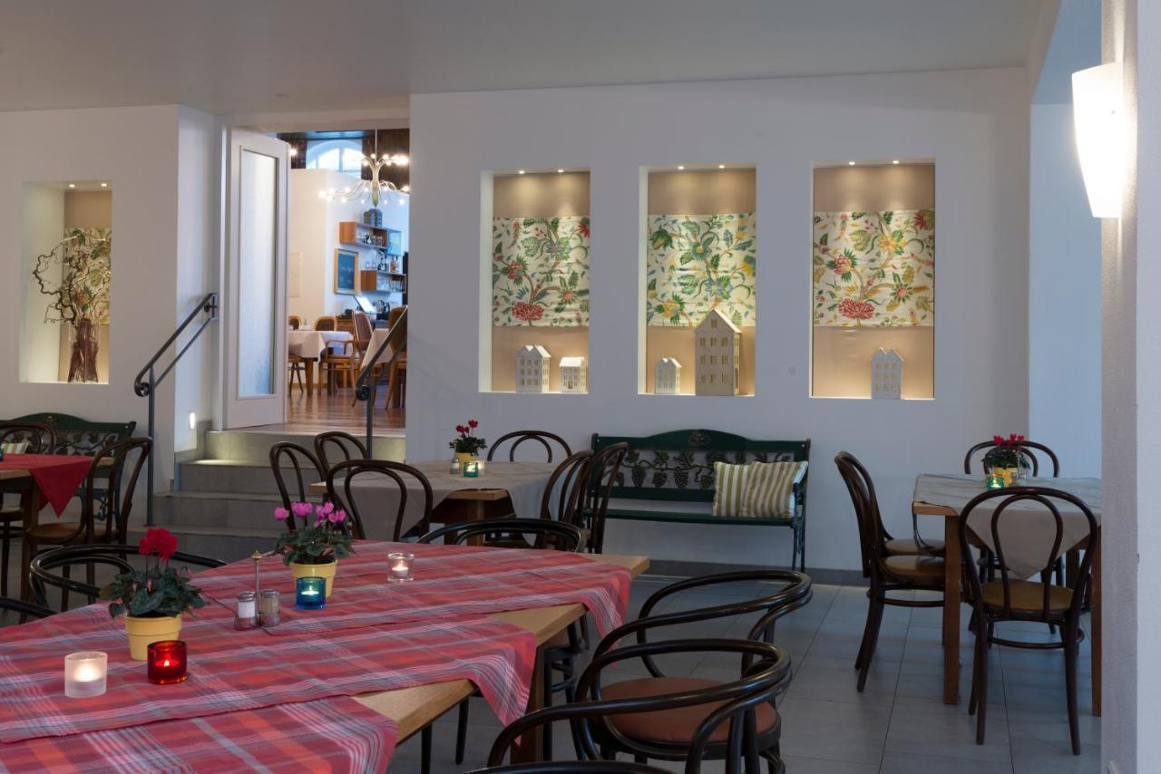 Hotel Gasthof Zum Storch シュリュッセルフェルト エクステリア 写真